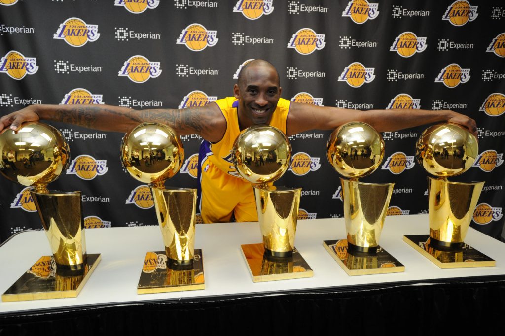 KOBE BRYANT : "MAMBA OUT..."